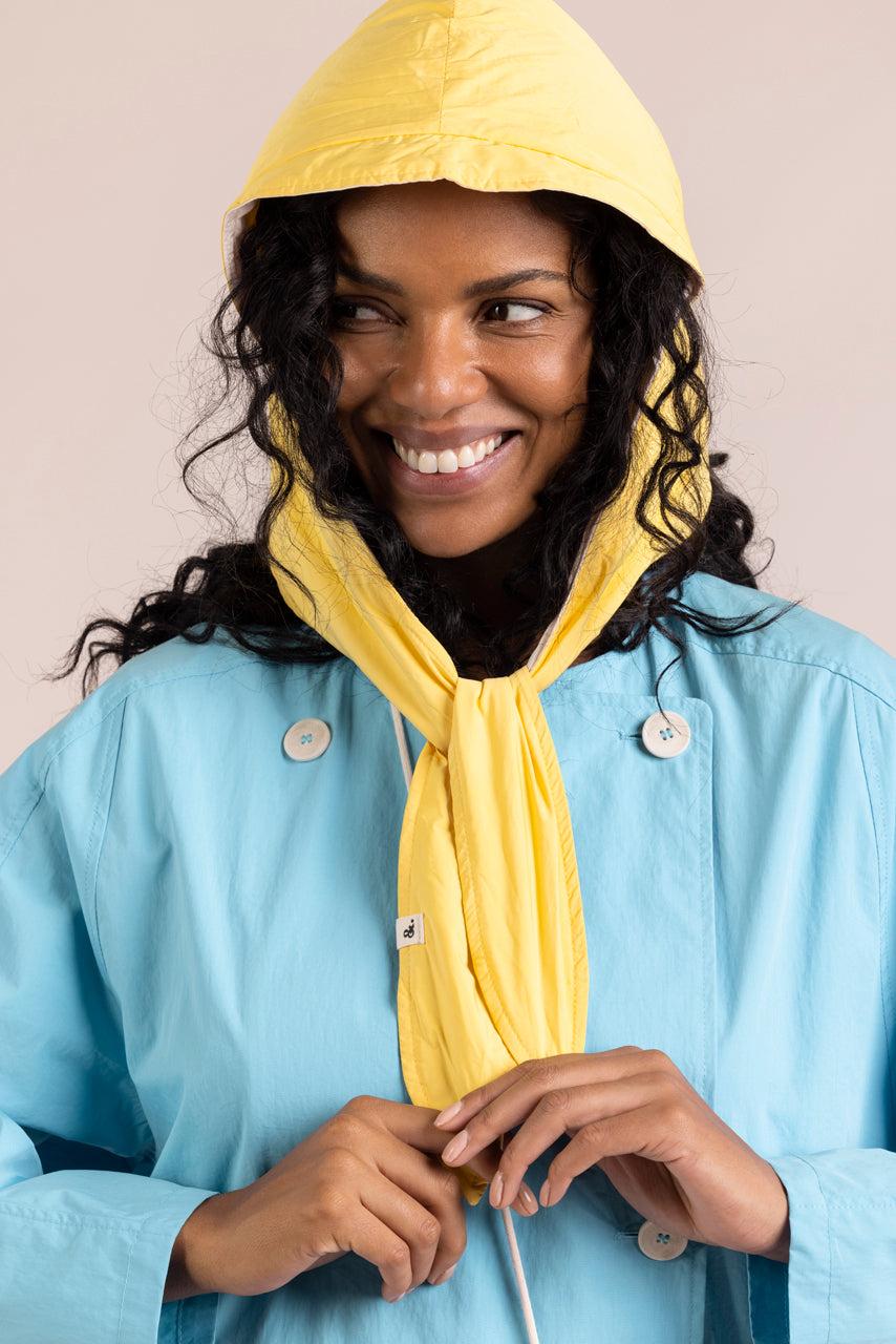 Trench & Coat France Capuche Réversible Esprit Foulard Jaune Printemps-Été 2025