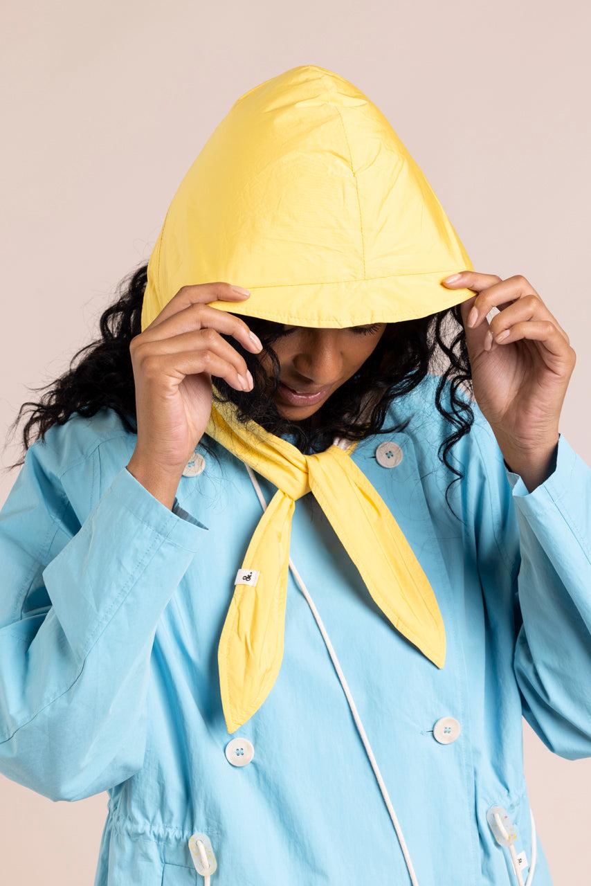 Trench & Coat France Capuche Réversible Esprit Foulard Jaune Printemps-Été 2025