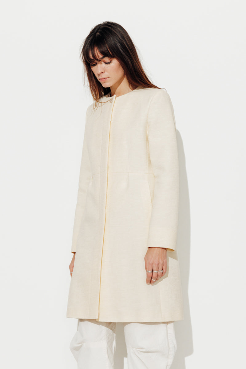 Trench & Coat France Manteau Cintré Sans Col SOVERIA écru Printemps-Été 2025