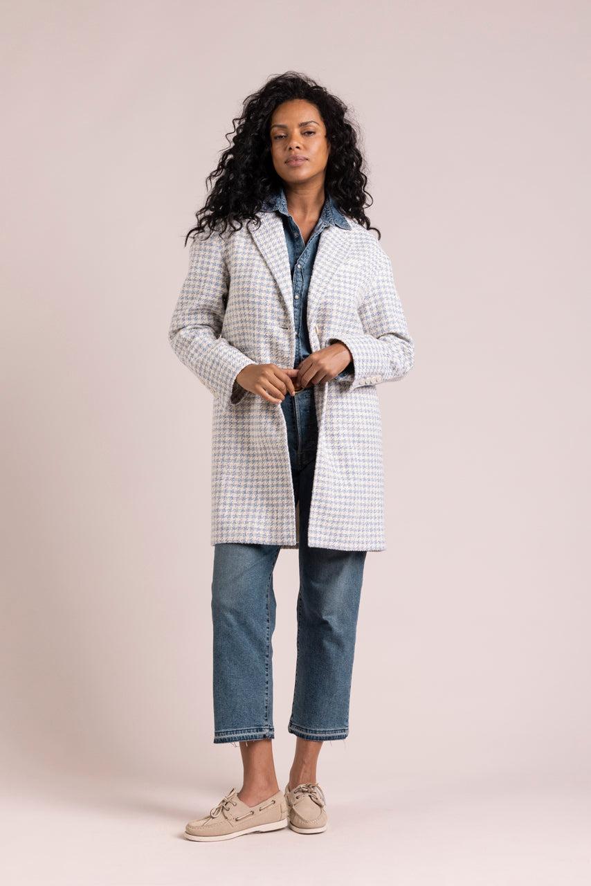 Trench & Coat France Manteau Droit En Tissu Pied De Poule Bleu Et écru Printemps-Été 2025