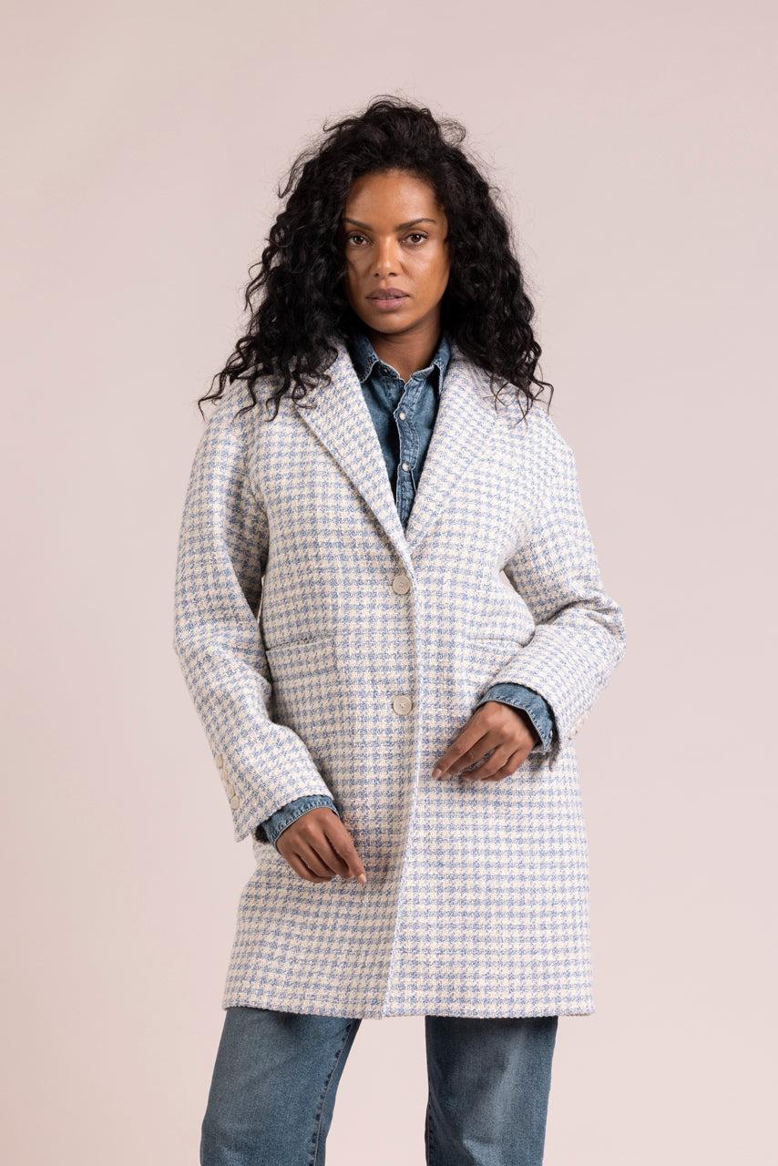 Trench & Coat France Manteau Droit En Tissu Pied De Poule Bleu Et écru Printemps-Été 2025