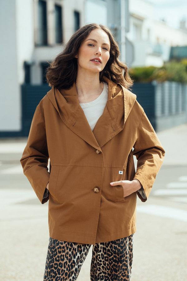 Trench & Coat France Parka courte à capuche en coton camel Printemps-Été 2025