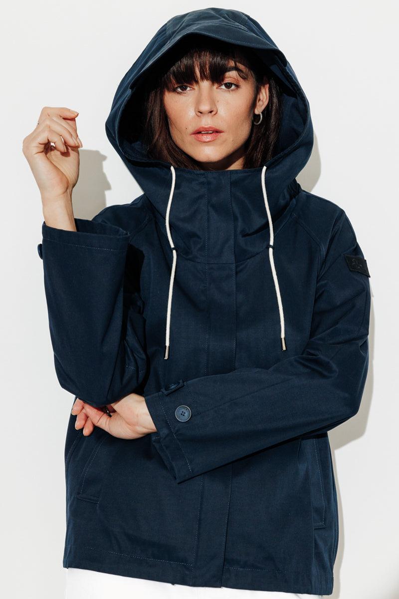 Trench & Coat France Parka Courte En Tissu Déperlant Bleu Marine Printemps-Été 2025