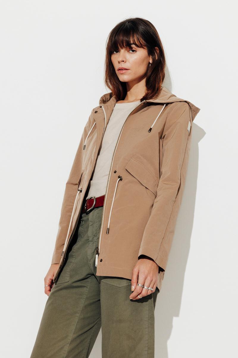 Trench & Coat France Parka évasée En Tissu Effet Satiné Camel Printemps-Été 2025