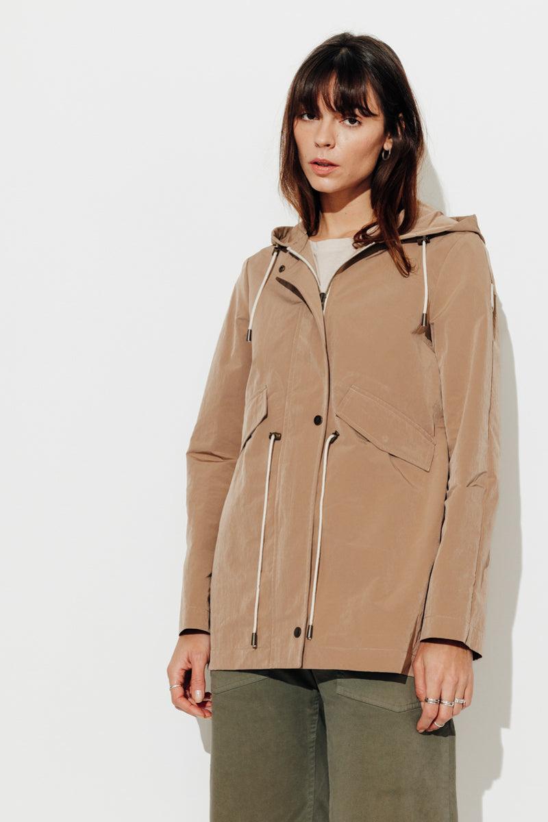 Trench & Coat France Parka évasée En Tissu Effet Satiné Camel Printemps-Été 2025