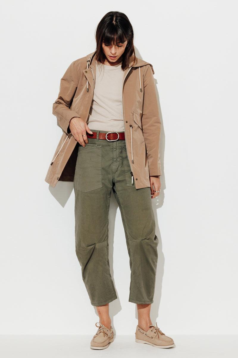 Trench & Coat France Parka évasée en tissu effet satiné camel Printemps-Été 2025