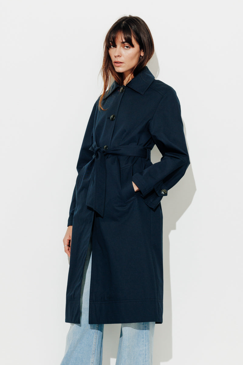 Trench & Coat France Trench Généreux En Pur Coton Bleu Marine Printemps-Été 2025
