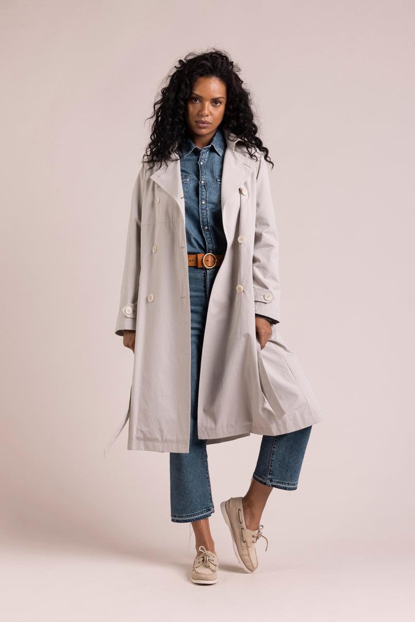 Trench & Coat France Trench Long Ceinturé En Gabardine De Coton Gris Clair Printemps-Été 2025