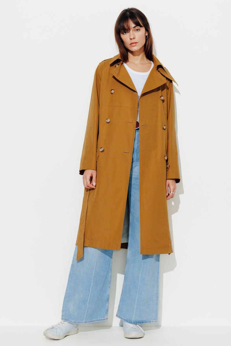 Trench & Coat France Trench Long Ceinturé En Gabardine De Coton Moutarde Printemps-Été 2025