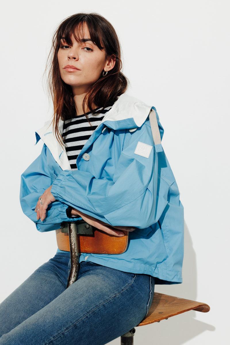 Trench & Coat France Veste Courte Déperlante En Coton Biologique Bleu Printemps-Été 2025