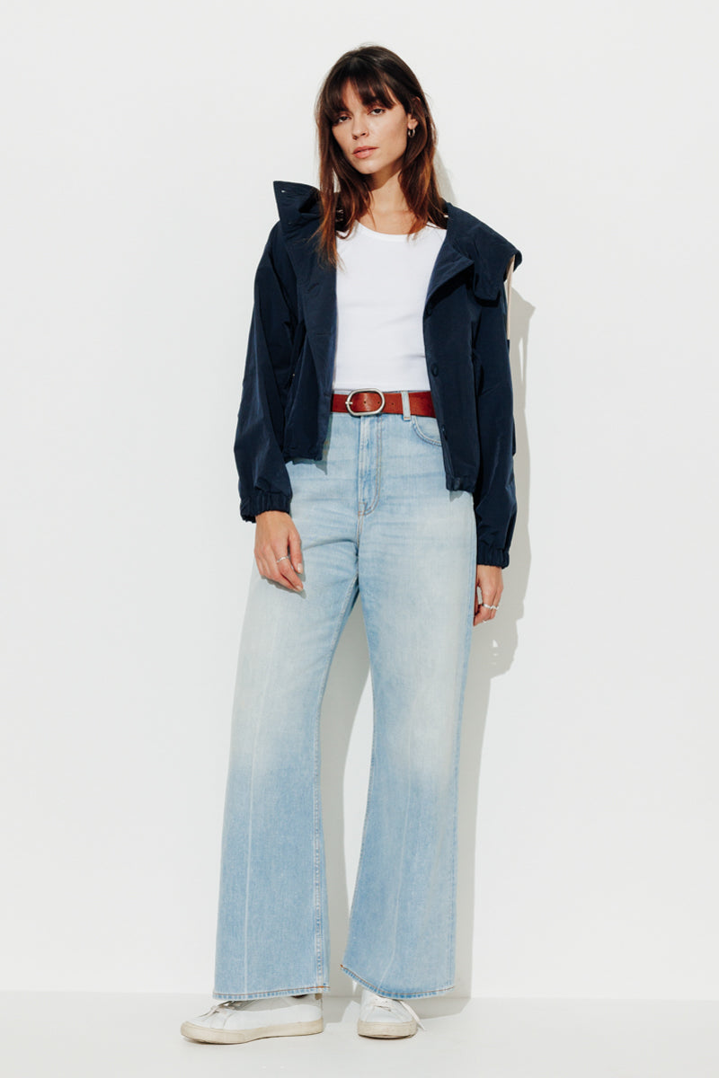 Trench & Coat France Veste Courte En Tissu Satiné Bleu Marine Printemps-Été 2025