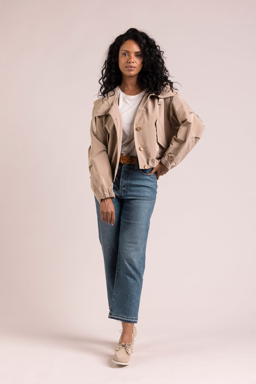 Trench & Coat France Veste Courte En Tissu Satiné Camel Printemps-Été 2025