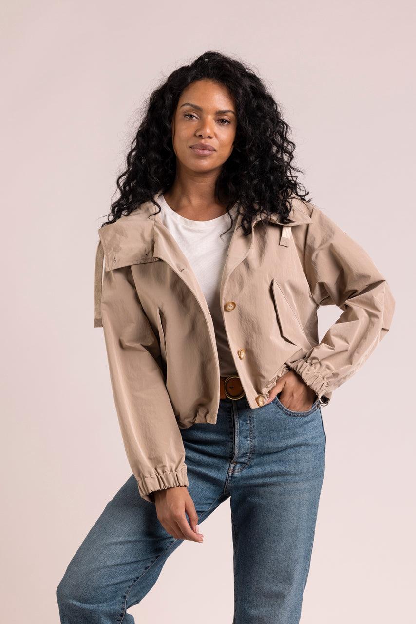 Trench & Coat France Veste Courte En Tissu Satiné Camel Printemps-Été 2025