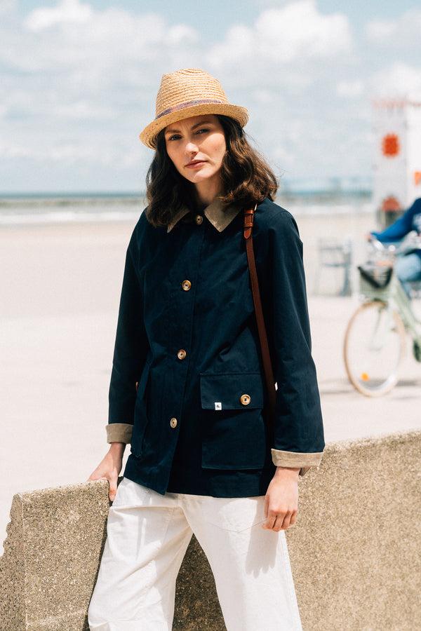 Trench & Coat France Veste courte esprit barbour bleu marine Printemps-Été 2025