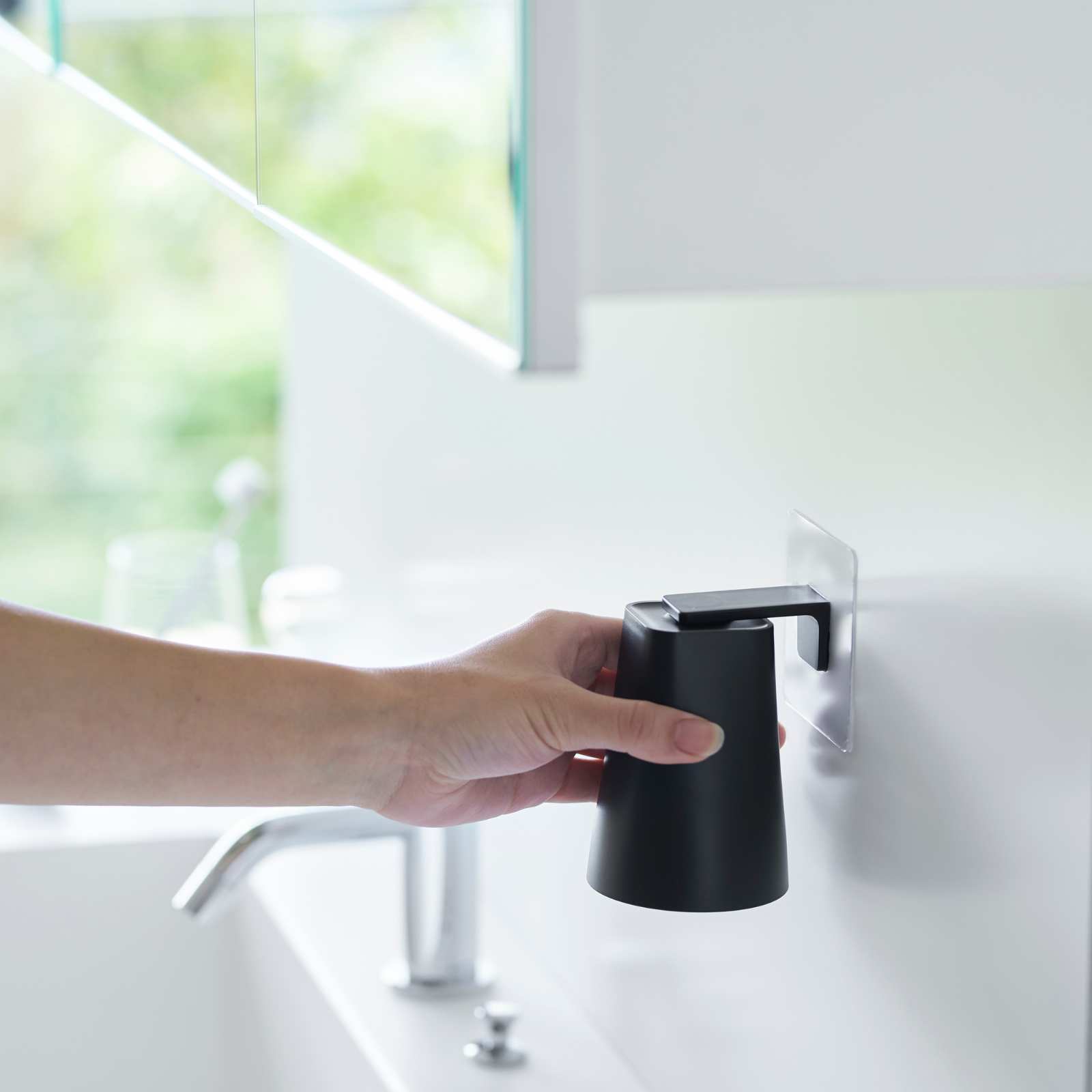 Trendform Klebehaken Mit Becher TOWER Schwarz