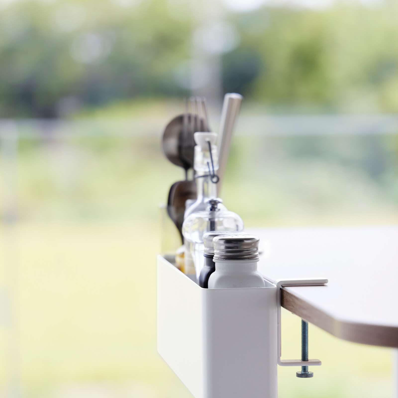 Trendform Schmaler Tisch-Klemm-Korb TOWER Weiss