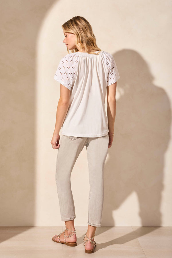 Tribal Haut À Manches Courtes Col Fendu Et Broderie Anglaise