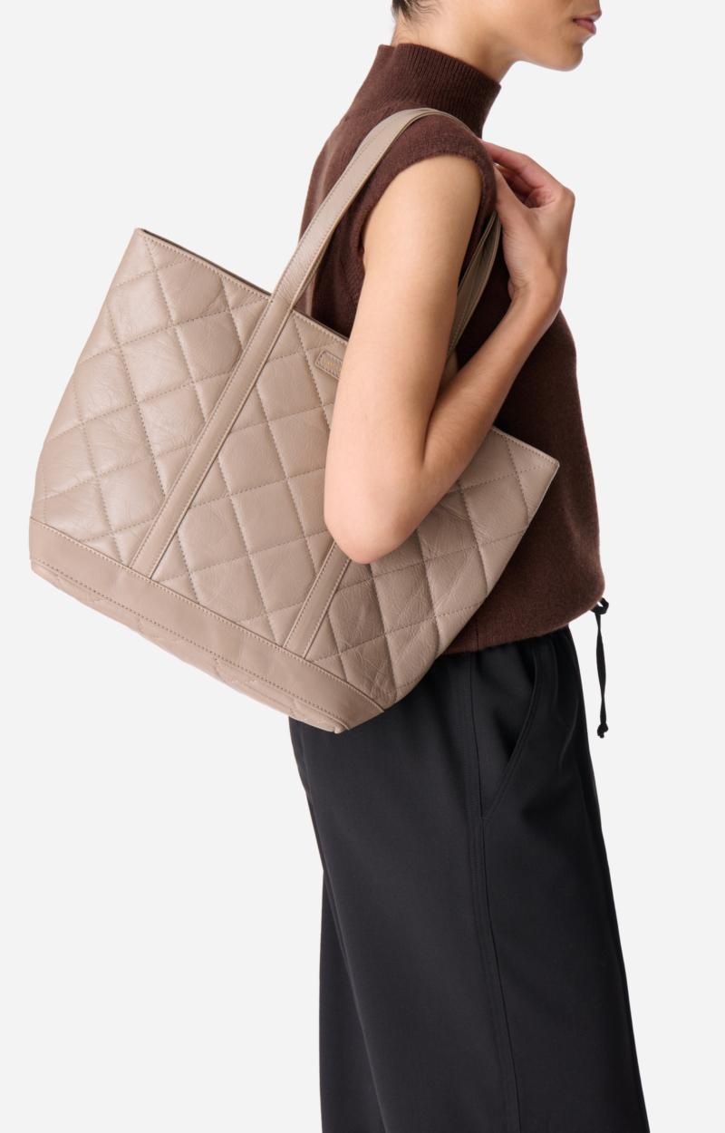 Vanessa Bruno Cabas M Zippé En Cuir Mat Matelassé