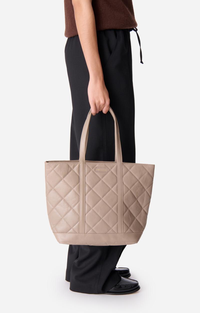 Vanessa Bruno Cabas M Zippé En Cuir Mat Matelassé