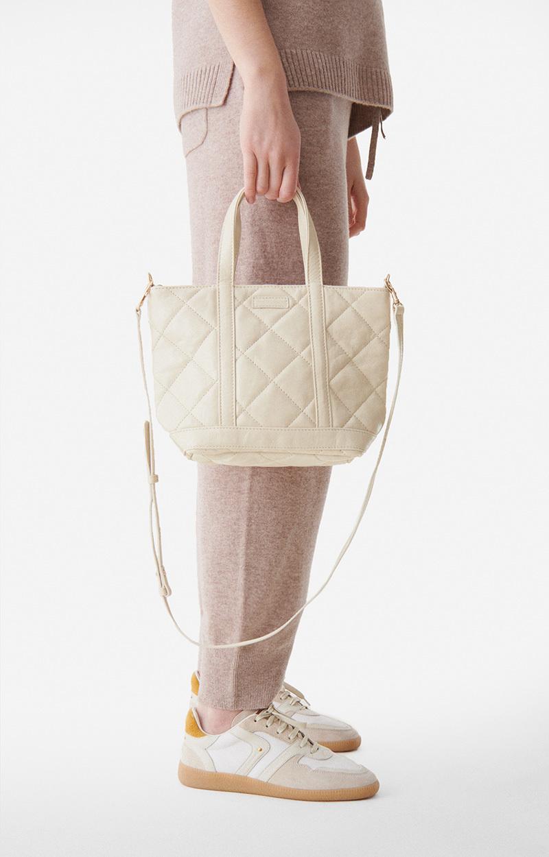 Vanessa Bruno Cabas S Zippé En Cuir Matelassé