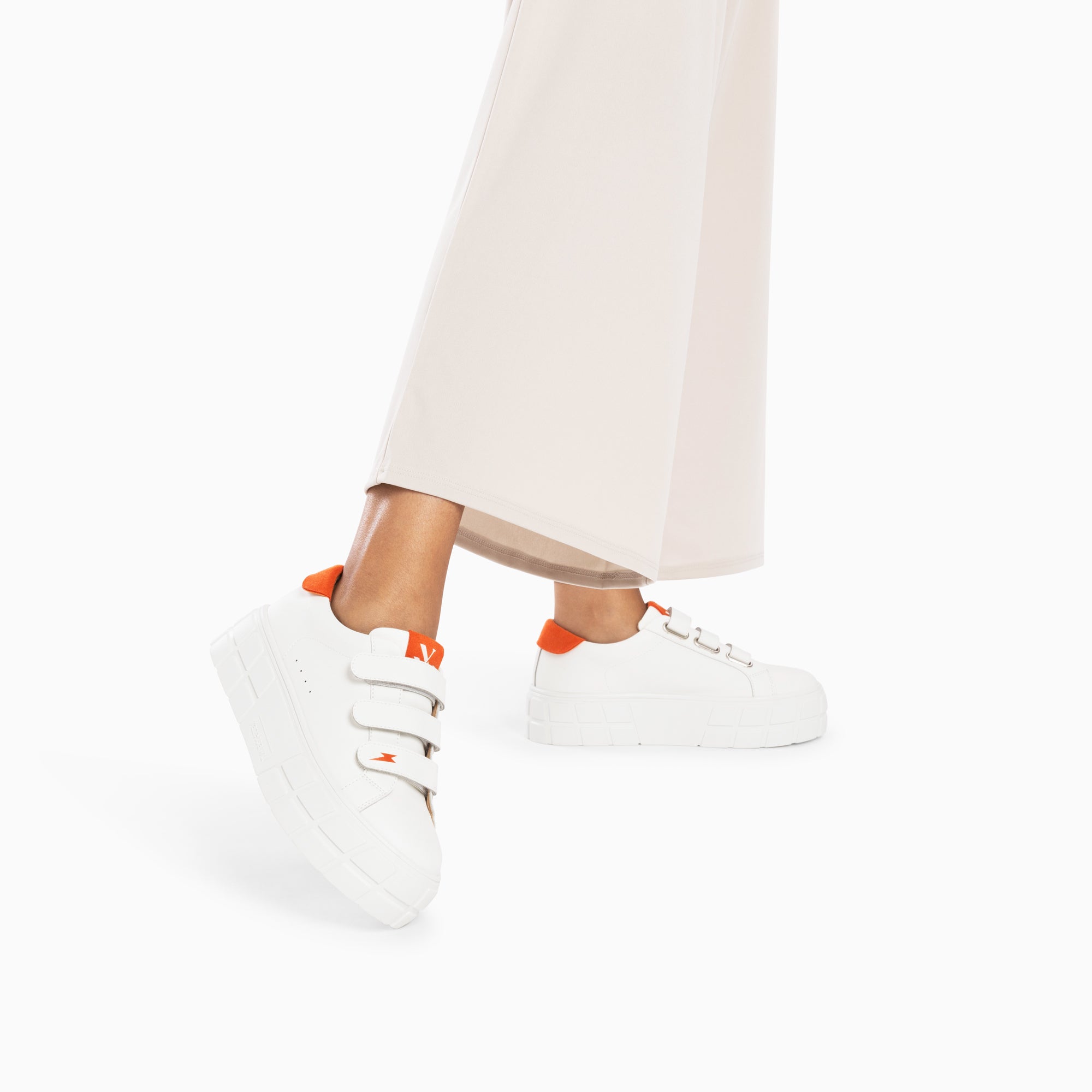 Vanessa Wu Baskets Coraline Blanc Et Orange à Plateforme