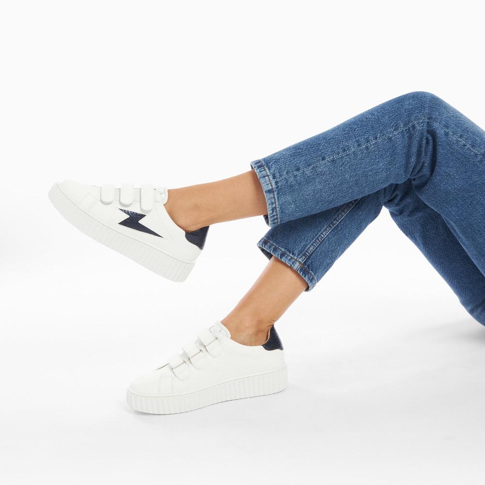 Vanessa Wu Baskets éclair Eva Blanc Et Bleu Marine Serpent à Scratchs