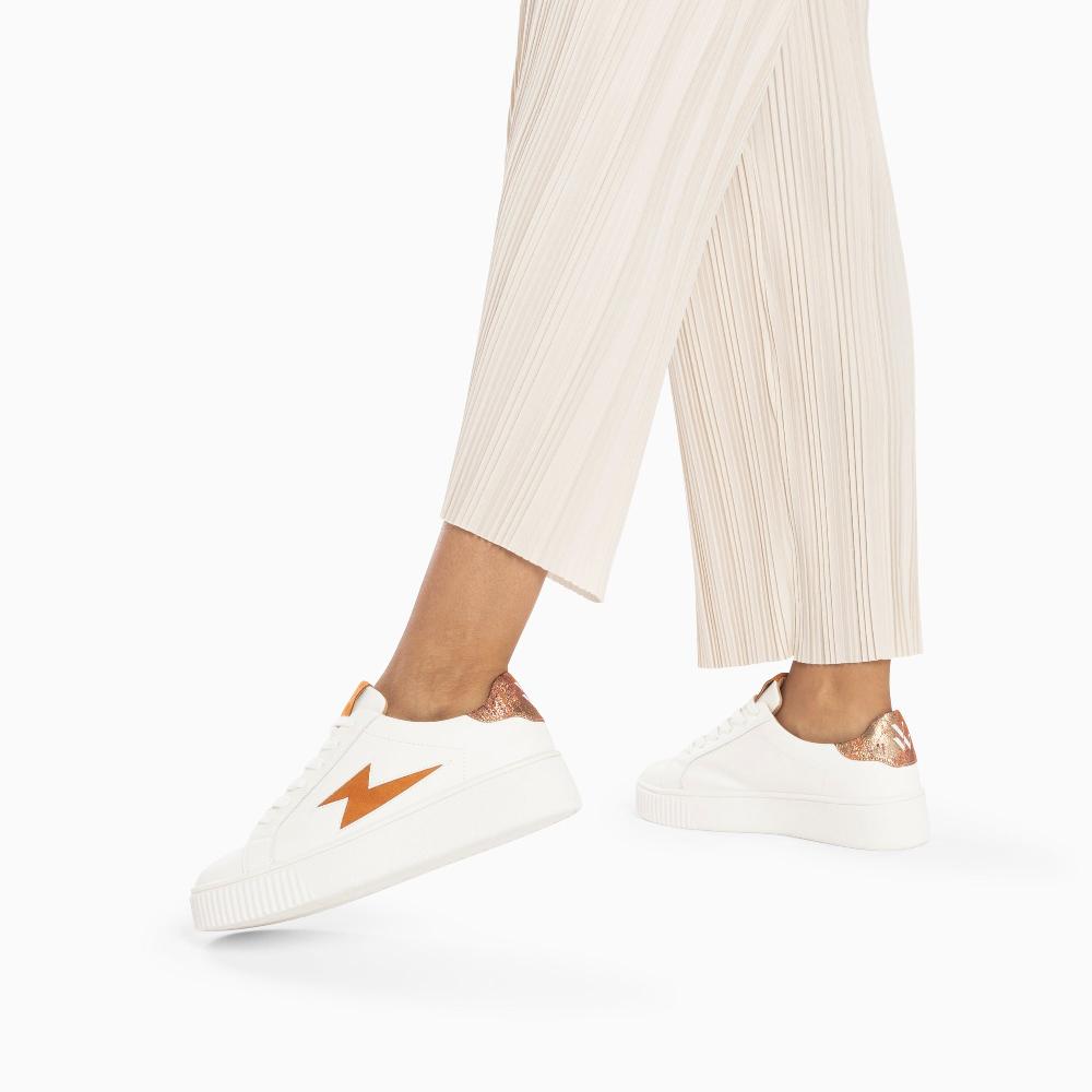 Vanessa Wu Baskets éclair Joy Blanc Et Ocre à Lacets