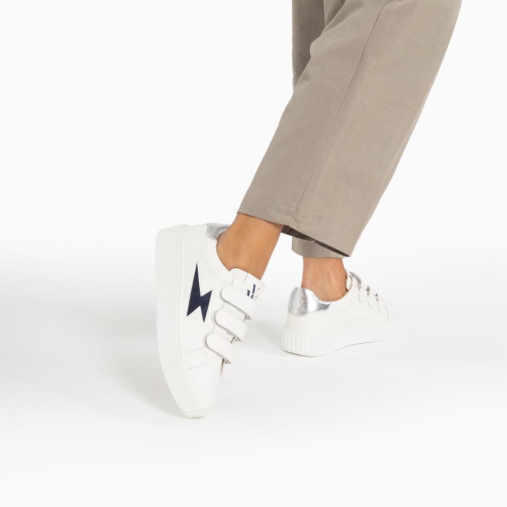 Vanessa Wu Baskets éclair Kim Blanc Et Bleu Marine à Scratchs