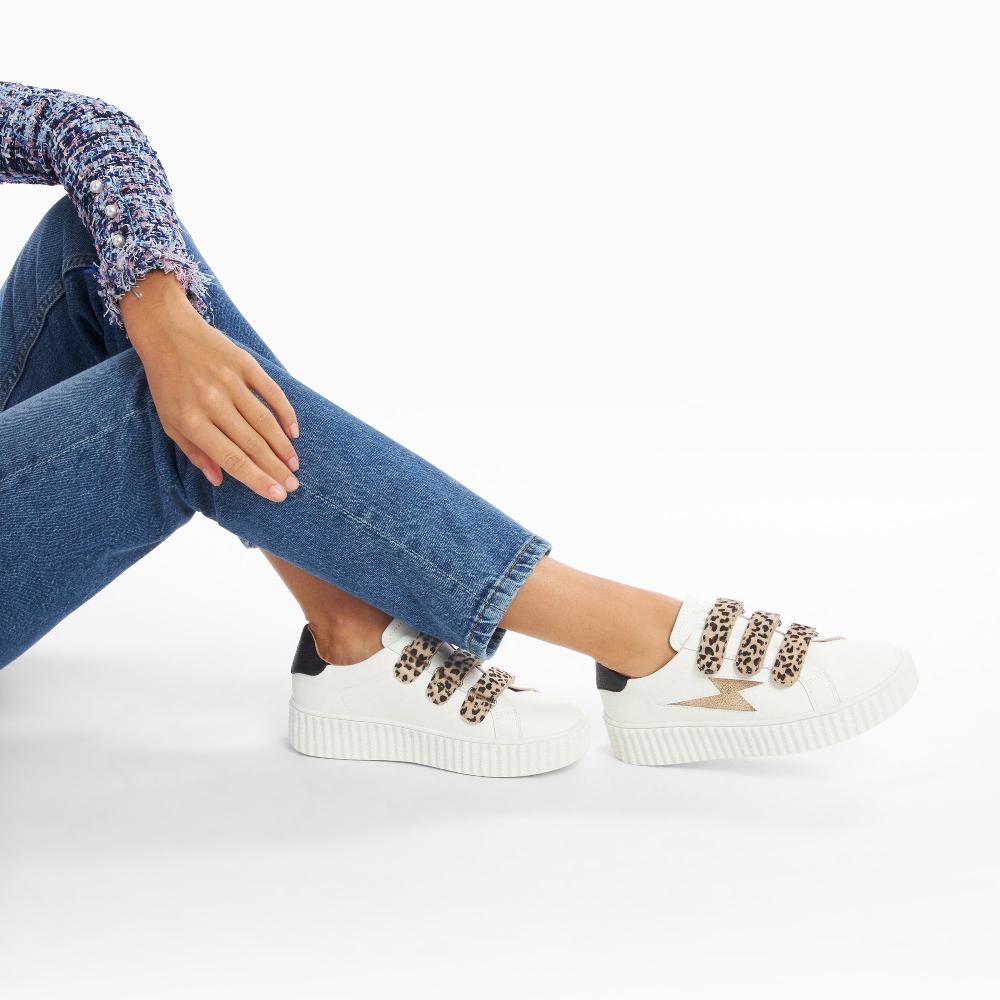 Vanessa Wu Baskets éclair Maggie Blanc Et Or à Scratchs Léopard