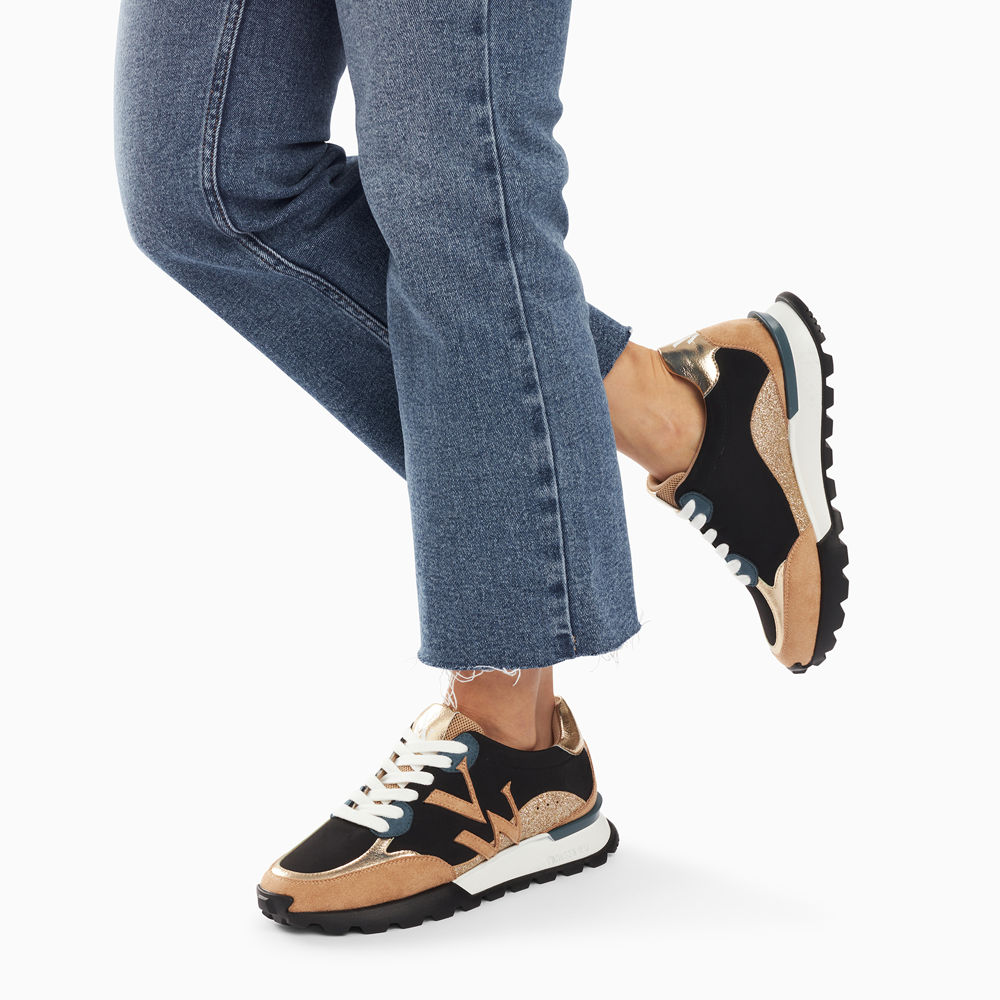 Vanessa Wu Baskets Monogramme Caterina Noir à Semelle Running