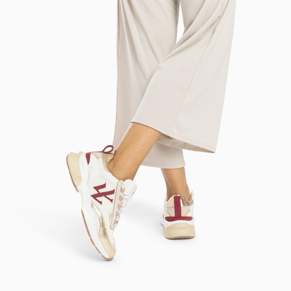 Vanessa Wu Baskets Monogramme Clémence Pourpre Et Or à Semelle Graphique