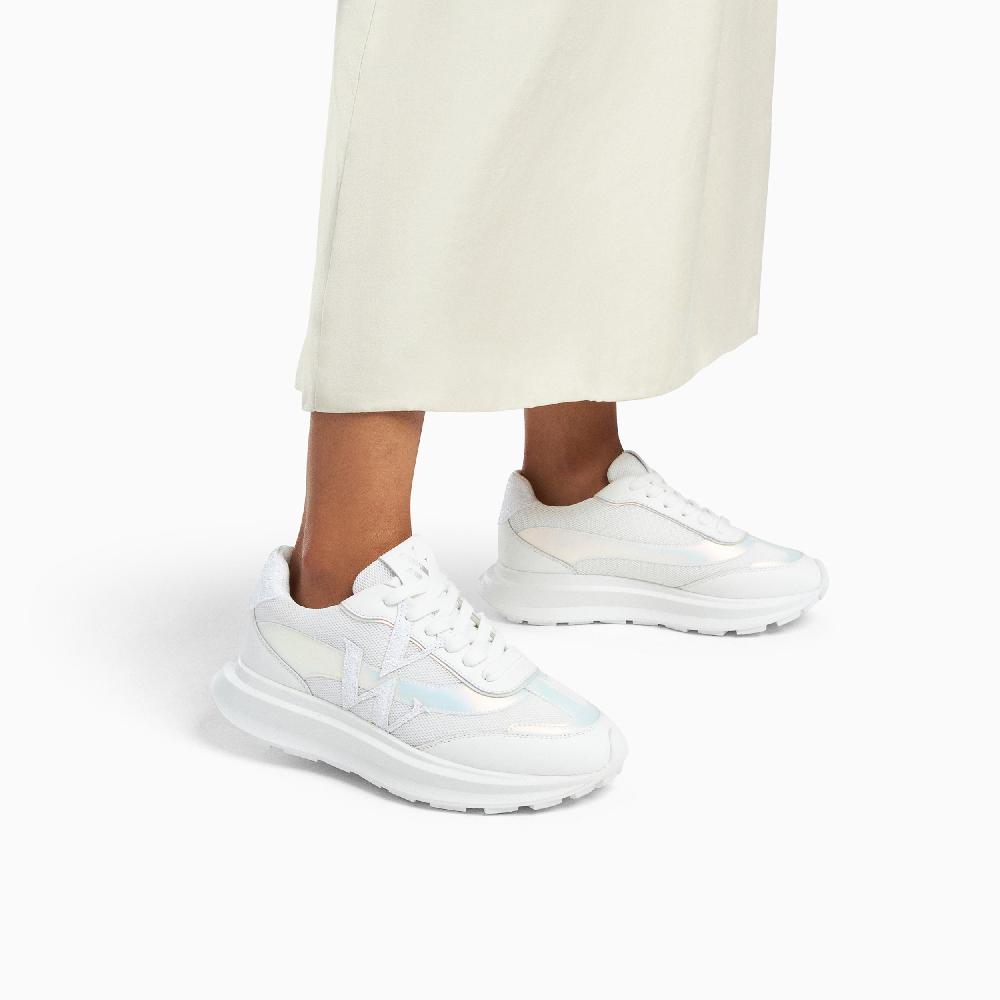 Vanessa Wu Baskets Monogramme Inès Blanches Monochromes à Semelle Oversize