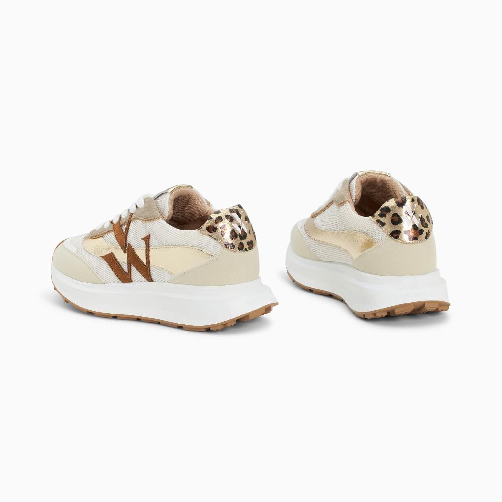 Vanessa Wu Baskets Monogramme Inès Camel Et Or à Semelle Oversize