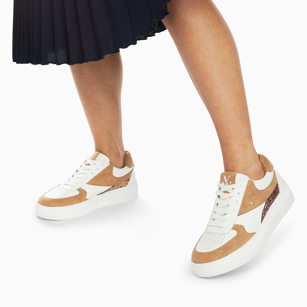 Vanessa Wu Baskets Nassita Beige Et Rose Gold à Lacets