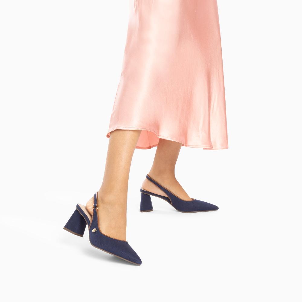 Vanessa Wu Escarpins Slingback Lara Marine à Bout Pointu