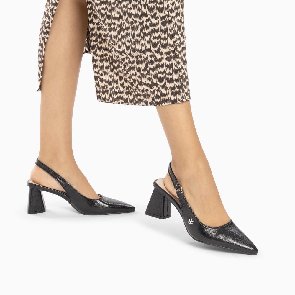 Vanessa Wu Escarpins Slingback Lara Noirs à Bout Pointu