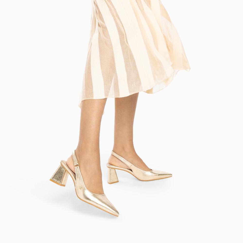 Vanessa Wu Escarpins Slingback Lara Or à Bout Pointu