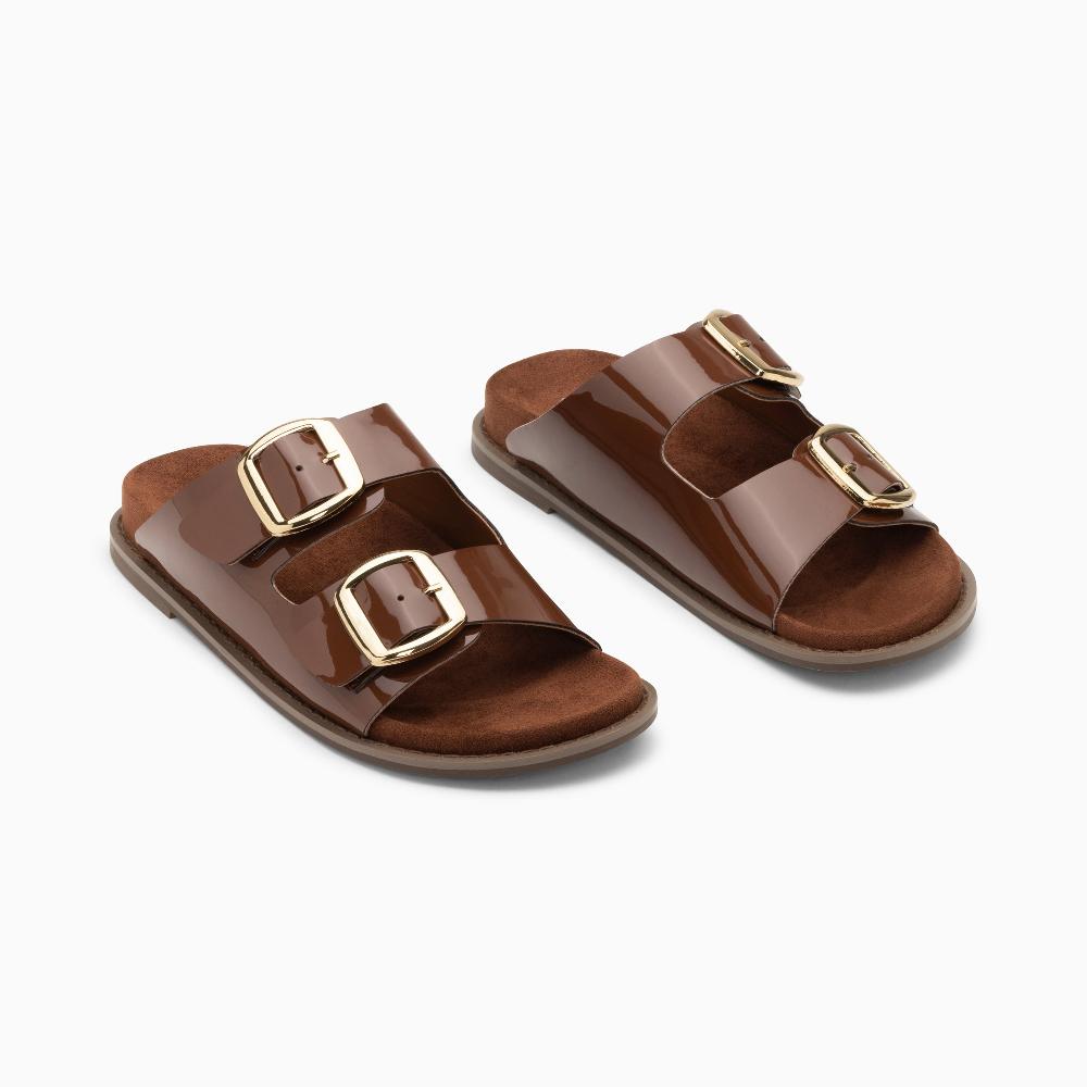 Vanessa Wu Mules Plates Célia Marron Verni à Boucles Oversize