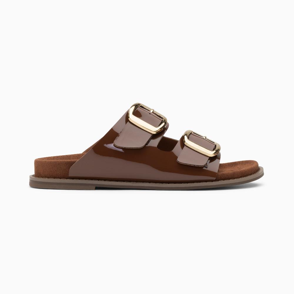 vanessa wu Mules plates Célia marron verni à boucles oversize