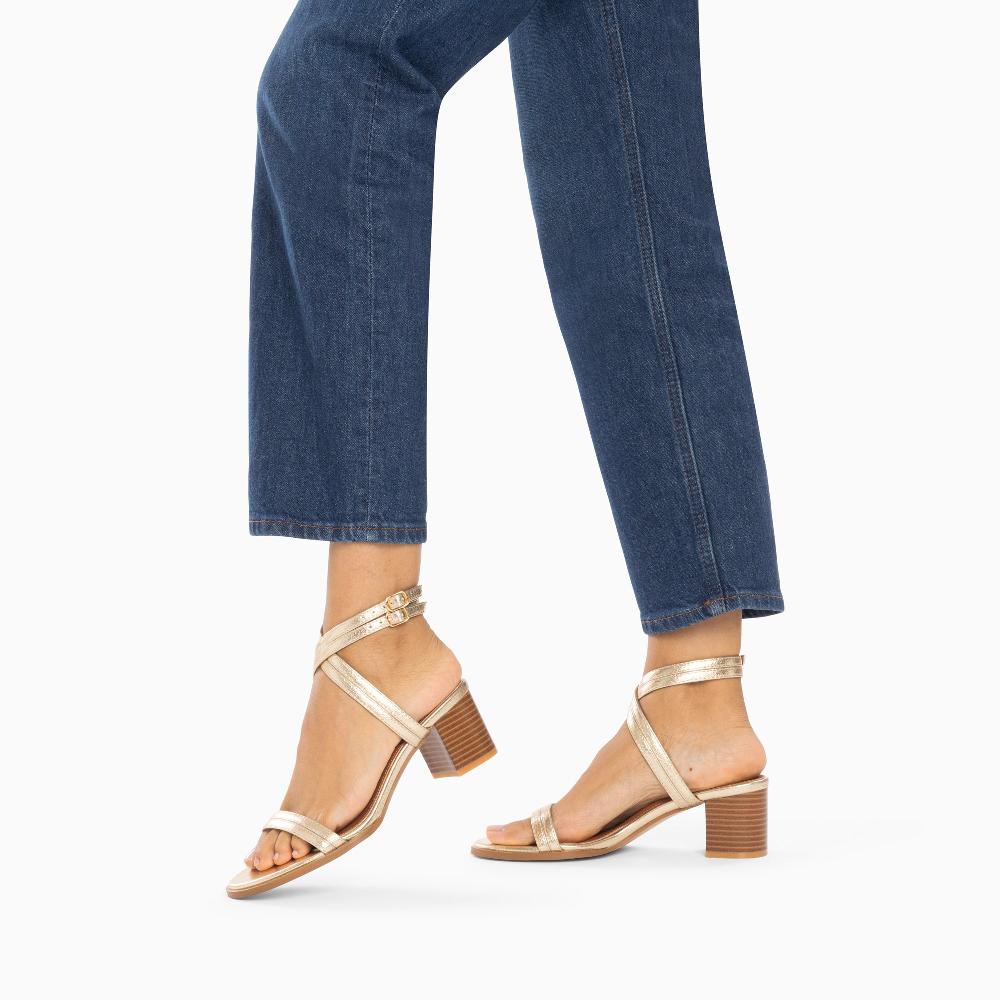 Vanessa Wu Sandales à Talon Bella Or à Doubles Brides