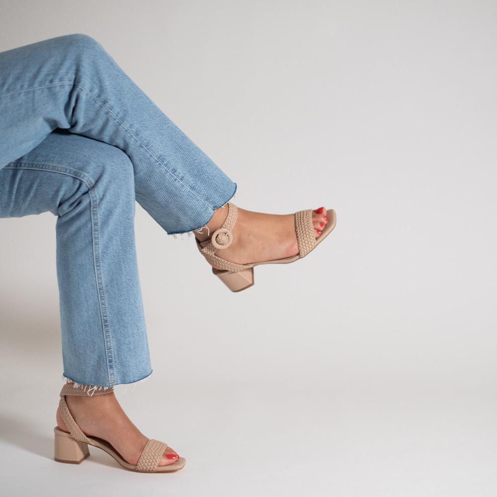 Vanessa Wu Sandales à Talon Tressées Emmeline Taupe Rosé