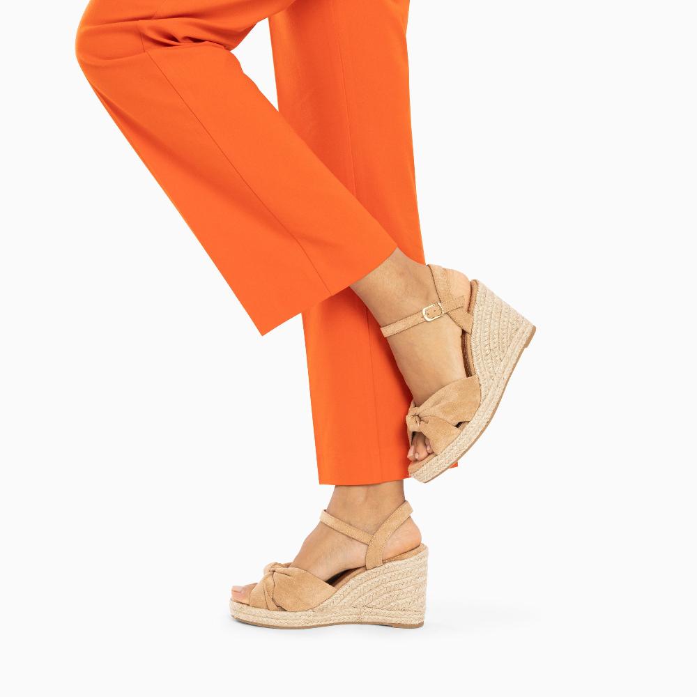 Vanessa Wu Sandales Compensées Nouées Céline Beiges