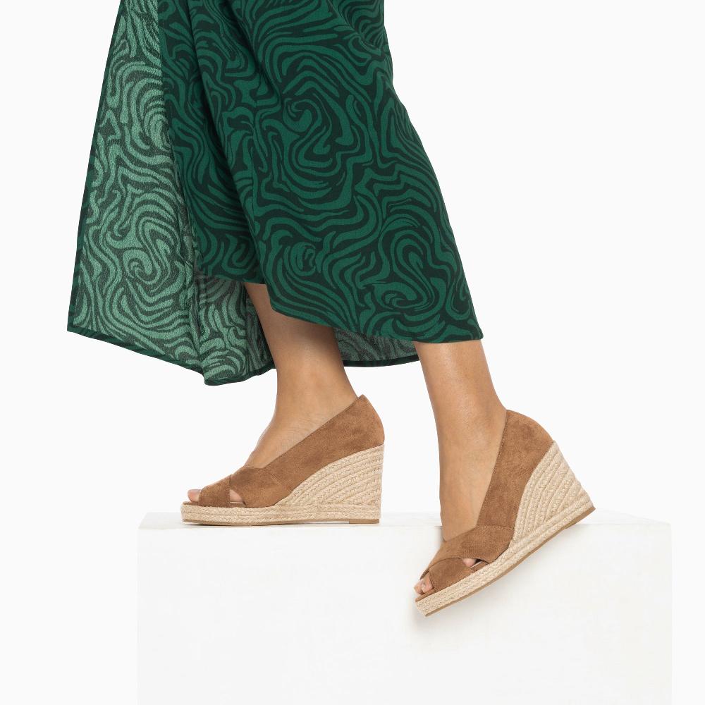 Vanessa Wu Sandales Compensées Peep-toe Léonie Noisette