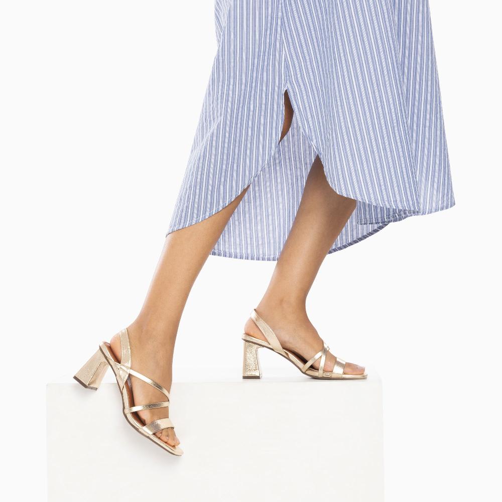 Vanessa Wu Sandales Priscilla Or à Fines Brides Et Talon Haut