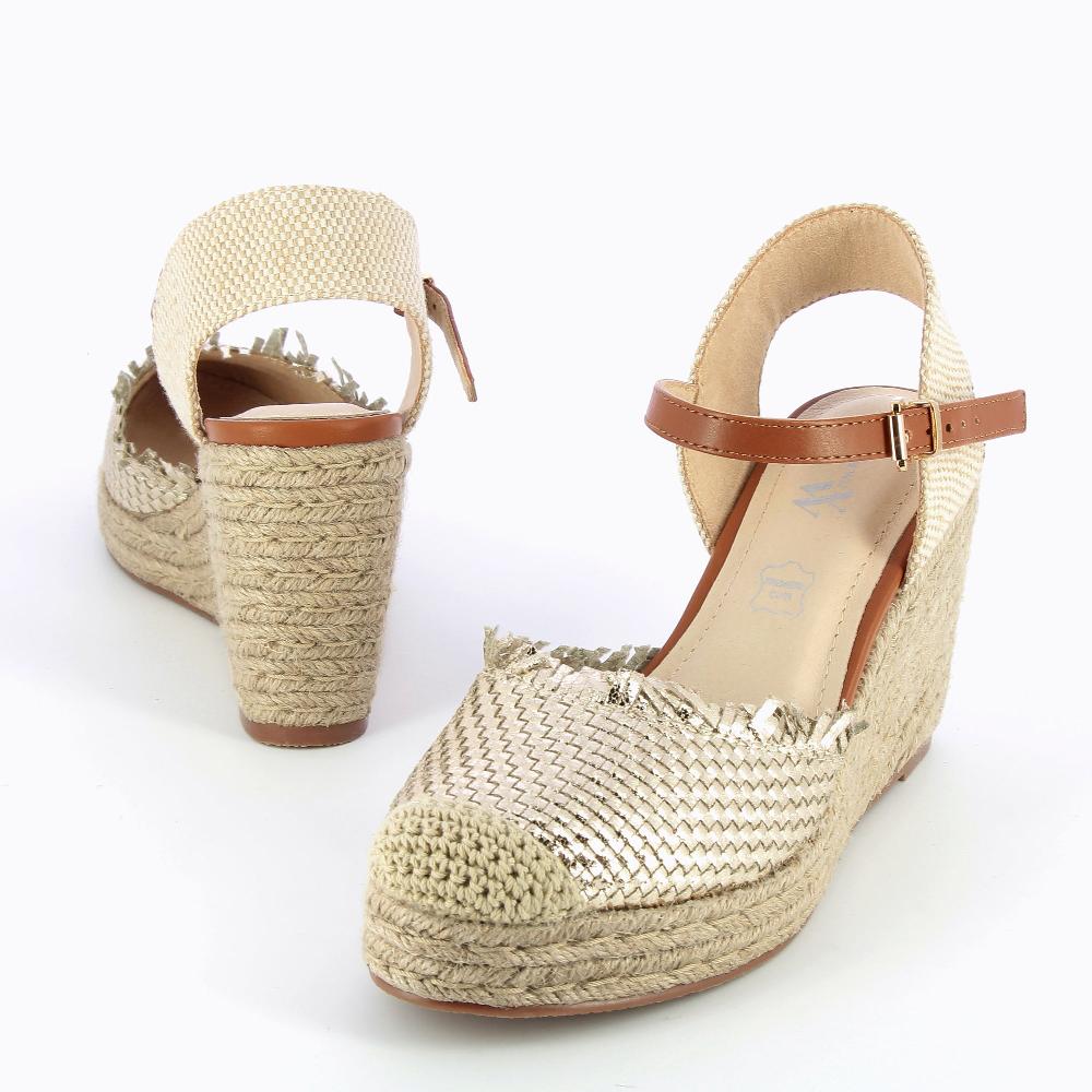 Vanessa Wu Sandales Compensées Flora à Tressage Or