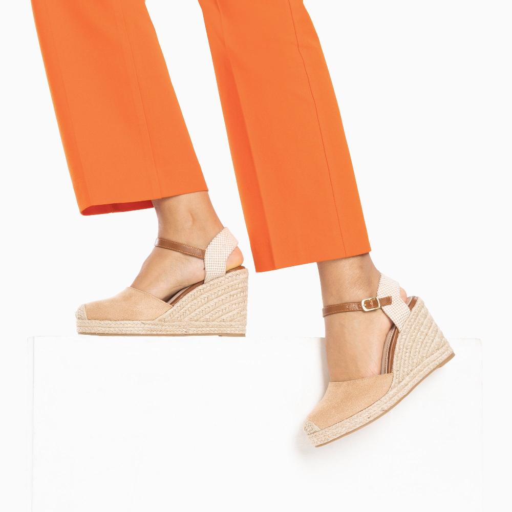 Vanessa Wu Sandales Compensées Mariana Beiges