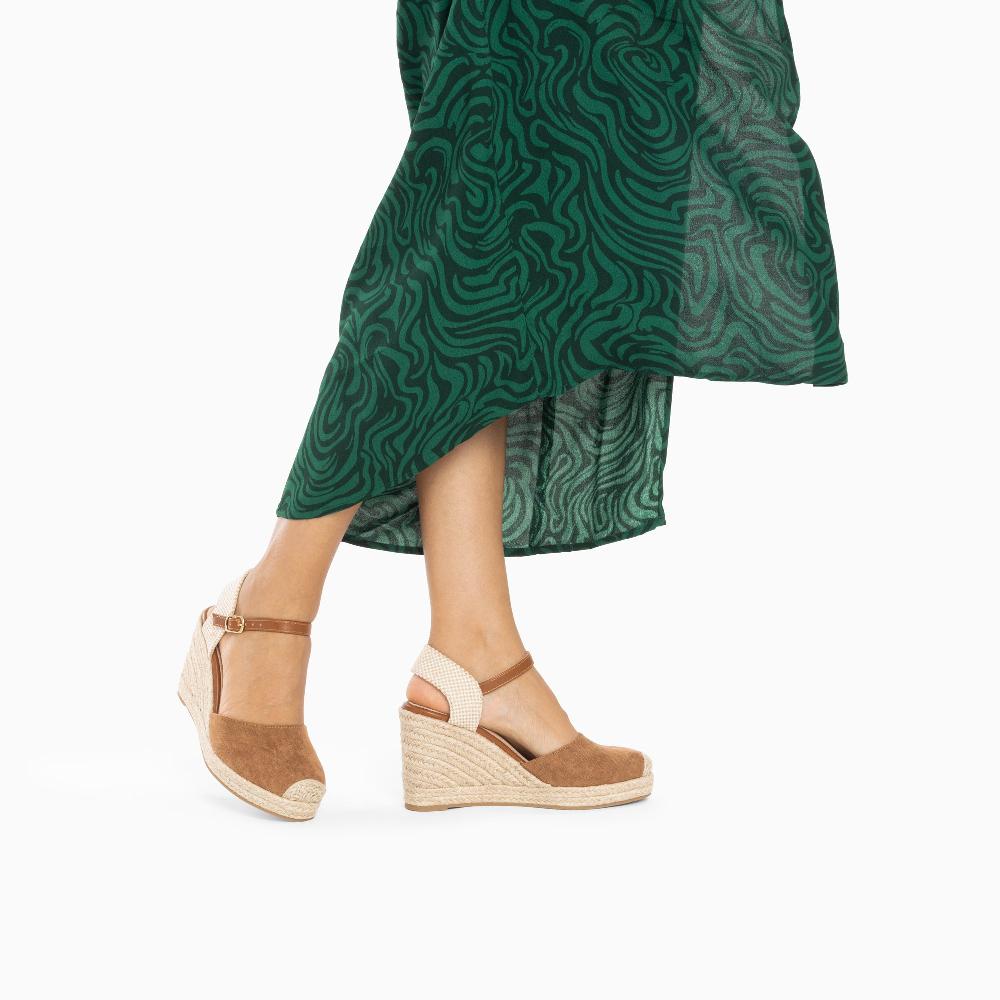 Vanessa Wu Sandales Compensées Mariana Noisette