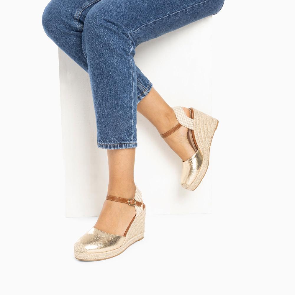 Vanessa Wu Sandales Compensées Mariana Or