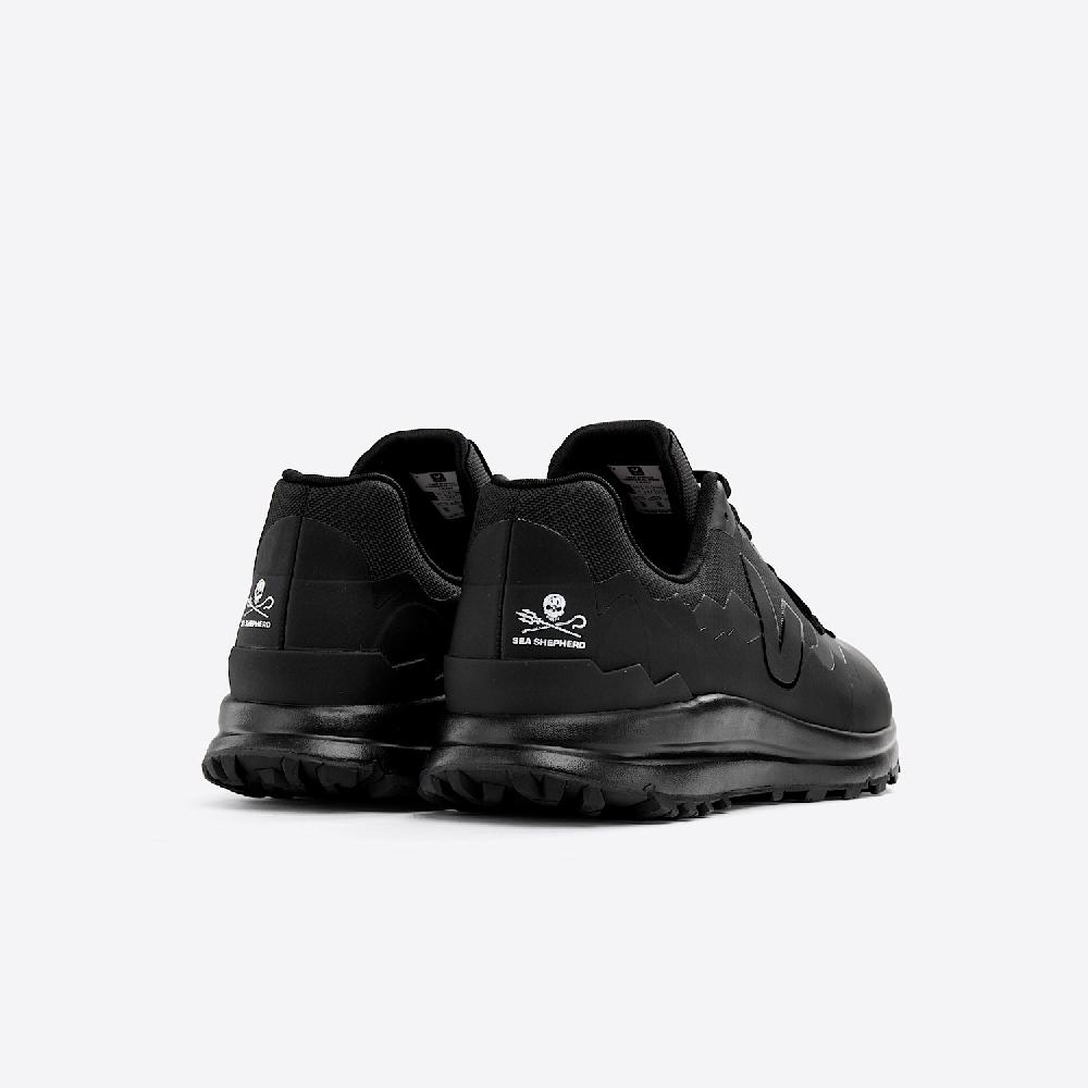 Veja FITZ ROY TREK-SHELL VEJA X SEA SHEPHERD FULL BLACK