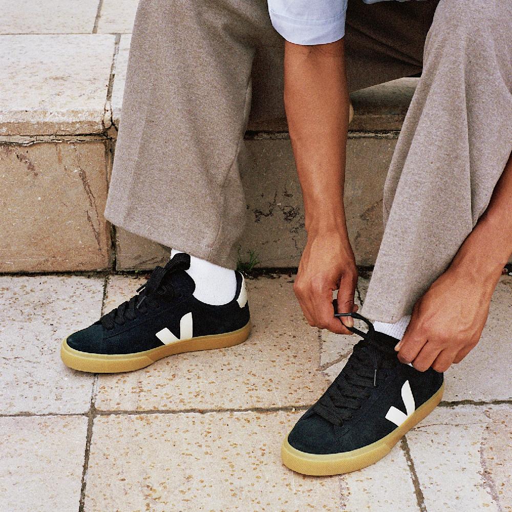 Veja CAMPO BOLD SUEDE BLACK PIERRE